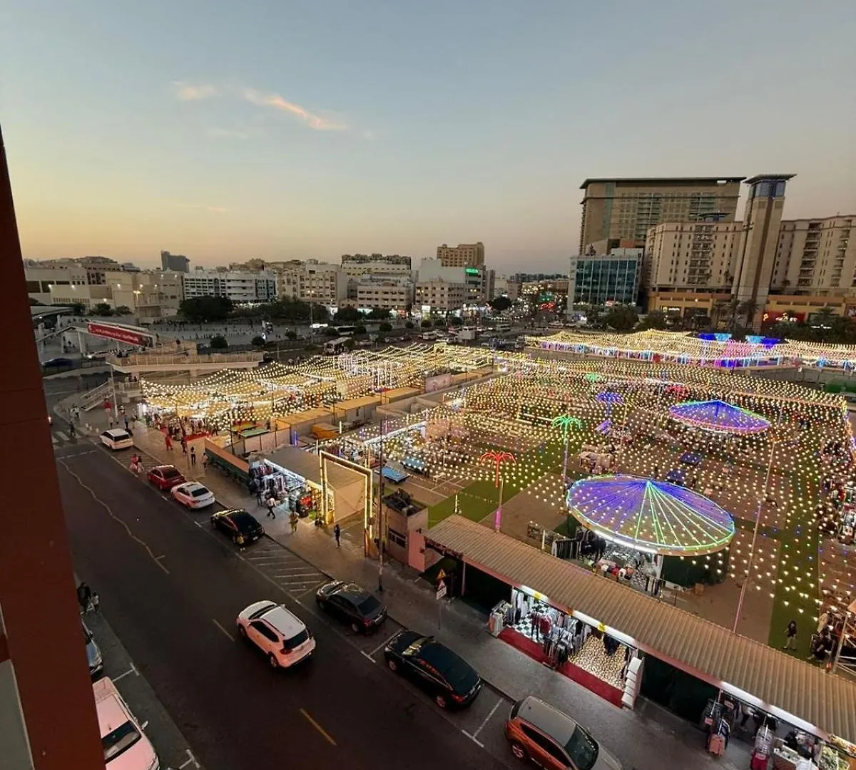 Hostel Backpackers Heaven ! 18 Beds In A 2 Bedroom Apartment In Front Of Union Metro Station Diera Dubaj