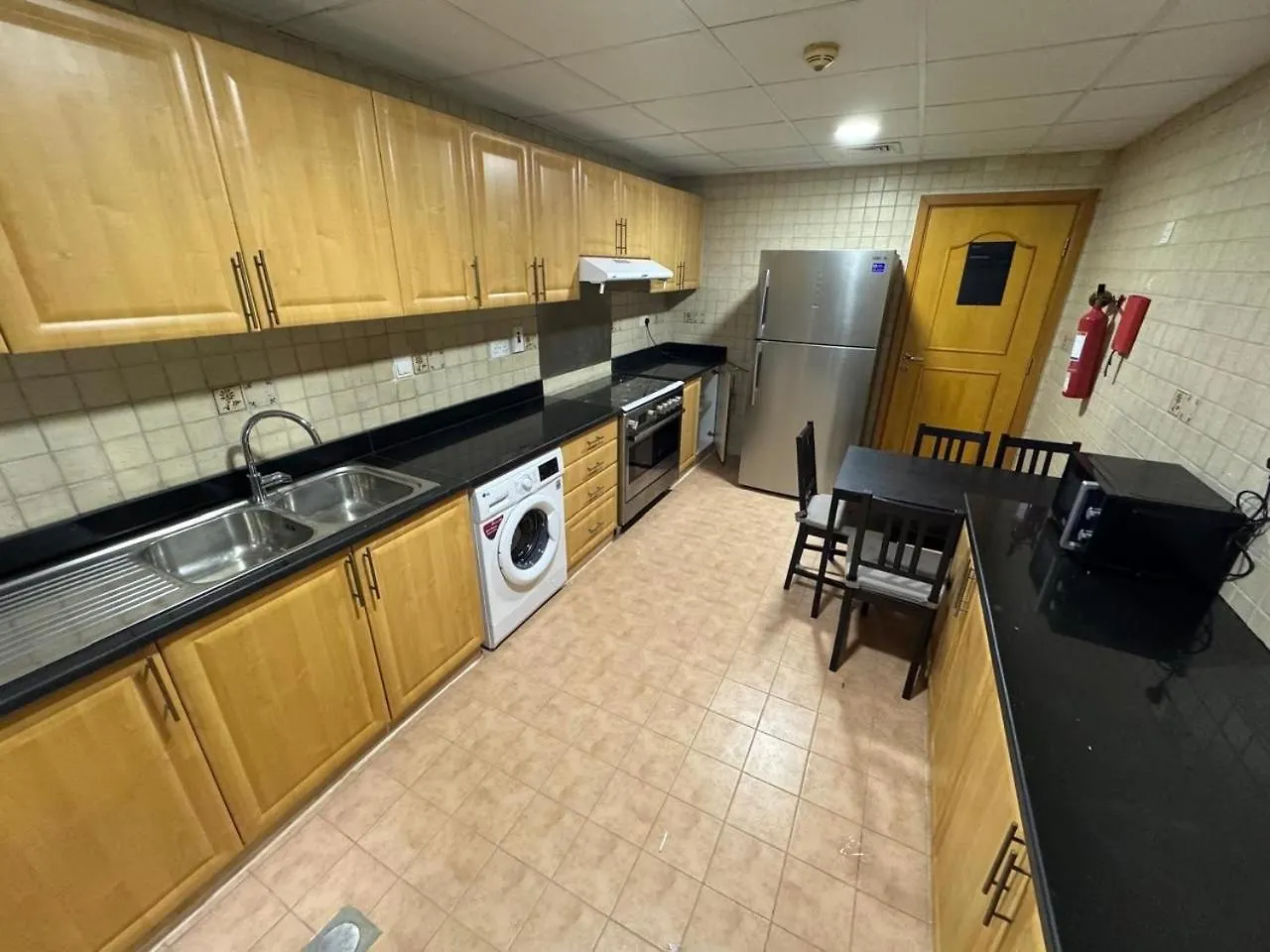 Backpackers Heaven ! 18 Beds In A 2 Bedroom Apartment In Front Of Union Metro Station Diera Dubái